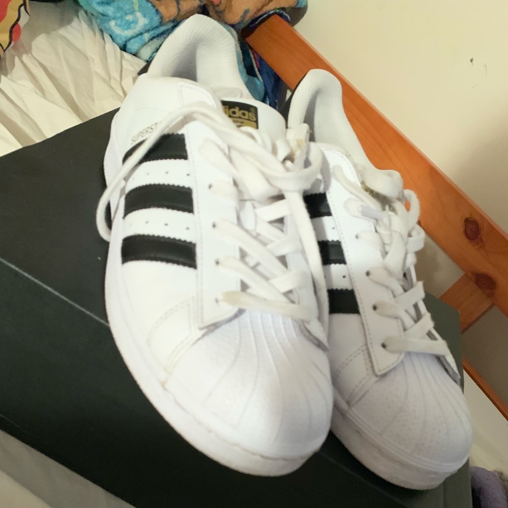 Adidas superstar ( Size 6.5 ) (Men )